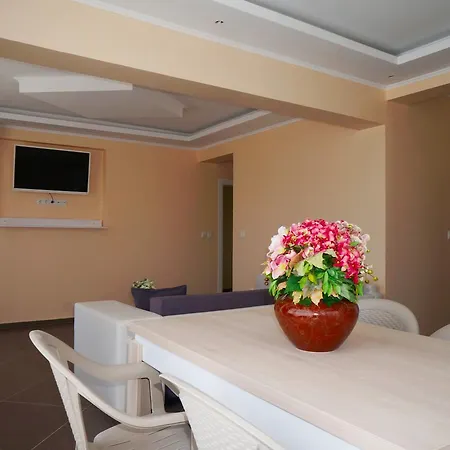 Apartament Dom-El Real Apartments In Victorio Complex Święty Włas
